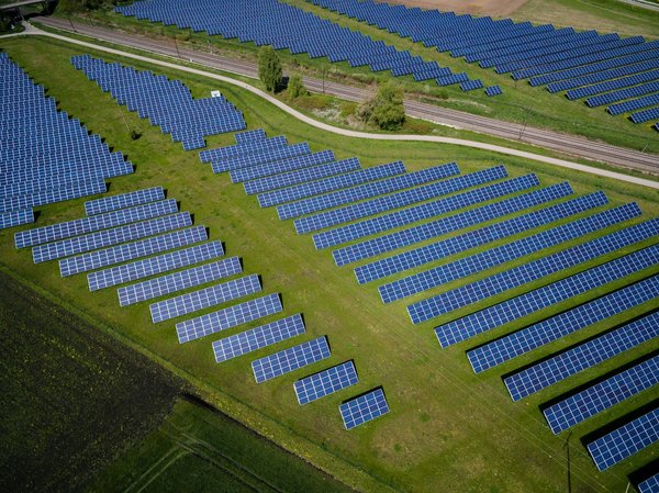 Comment investir dans les énergies renouvelables ?