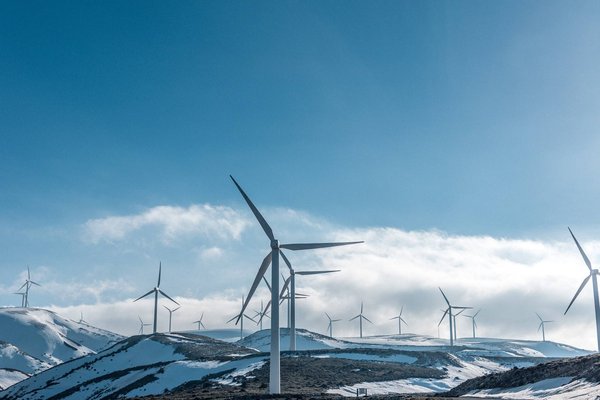 Quelles sont les curiosités historiques sur les énergies renouvelables ?